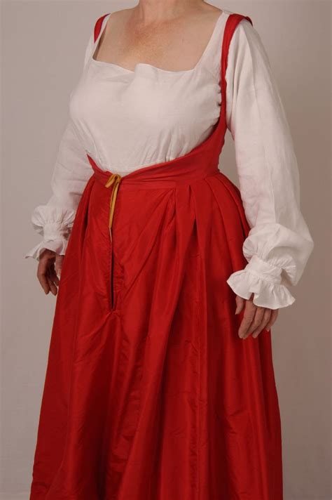 tessuto tudor|tudor petticoat.